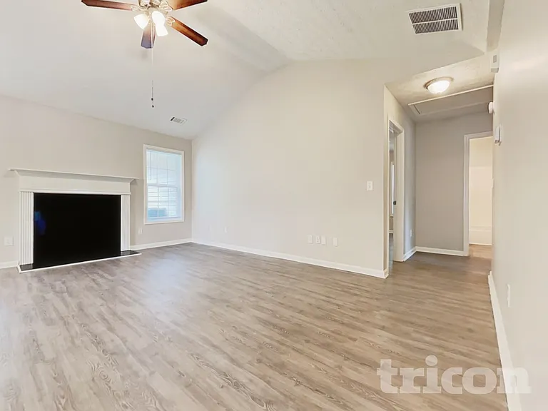 6050 Fieldwood Ln — Photo 4