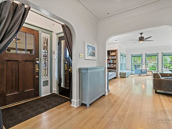 5th image of 811 Bonnie Brae Pl