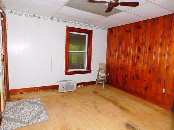 3rd image of 217 E Main St