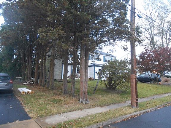 2nd image of 989 Worthington Dr