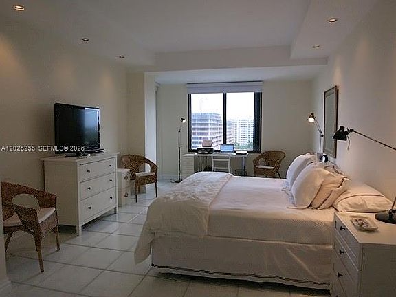5th image of 201 Crandon Blvd APT 1027