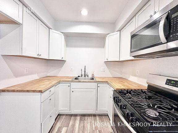2nd image of 14615 Gilmore St #6