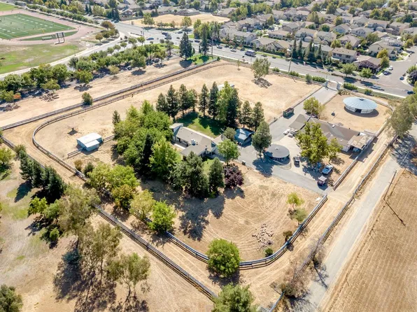 9467 Bond Rd, Elk Grove, CA 95624
