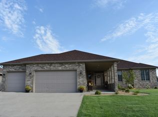 1735 Wood Duck Ln, Owatonna, MN 55060
