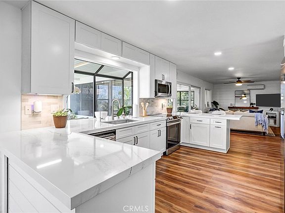 5th image of 203 Tanforan Ln