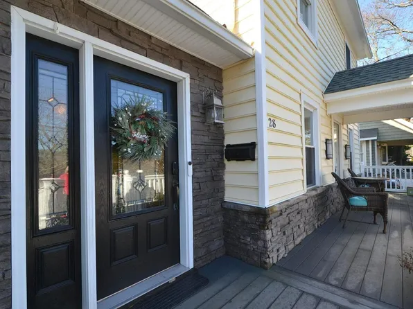 28 Arthur Avenue, Blue Point, NY 11715
