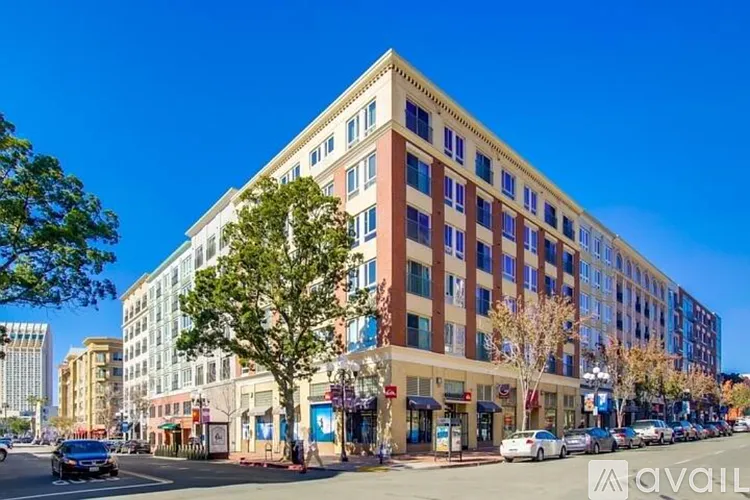 445 Island Ave — Photo 3