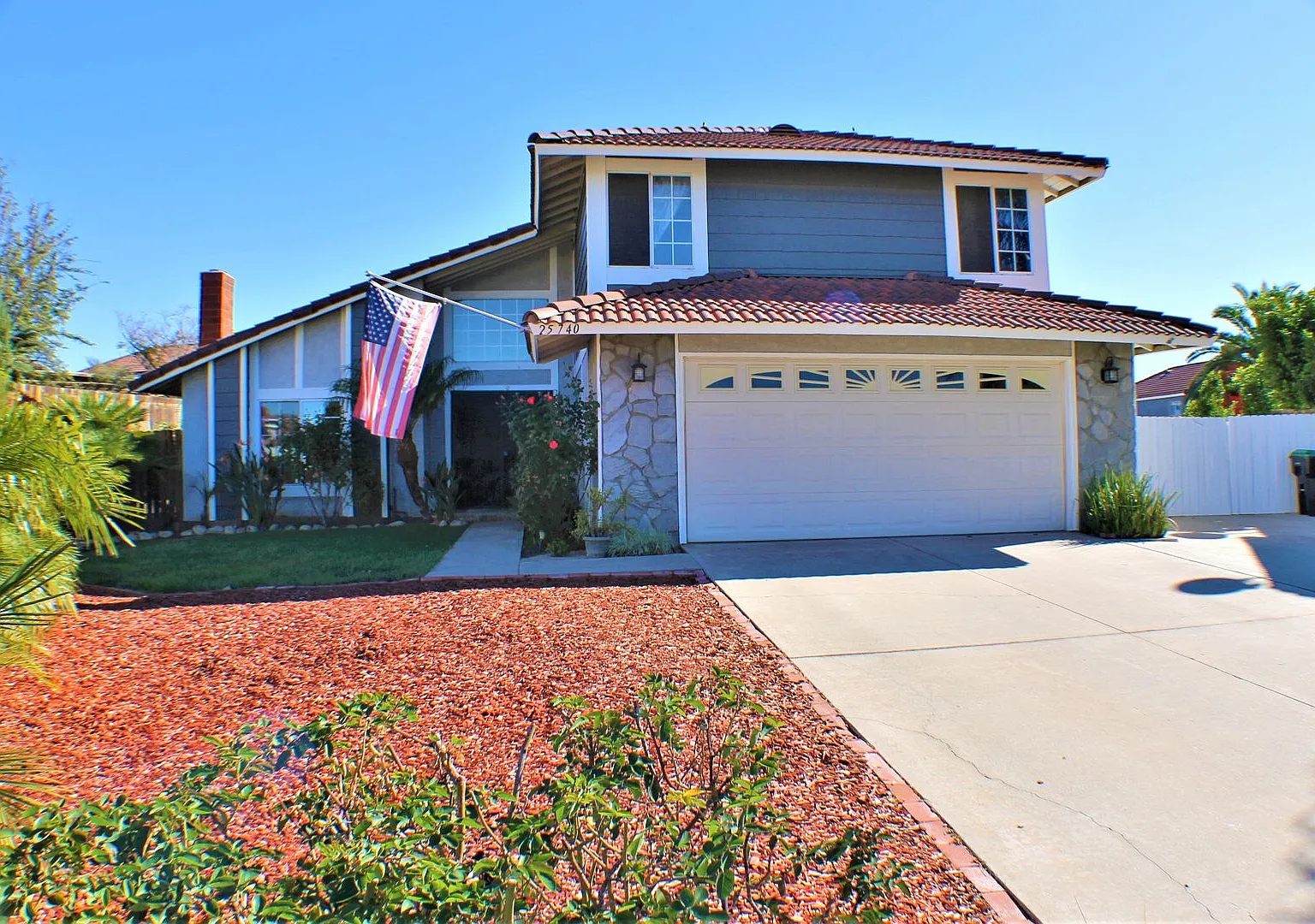 Great Family Home in Moreno Valley — Photo 1