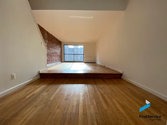 Rented by FirstService Realty (legacy) | media 23