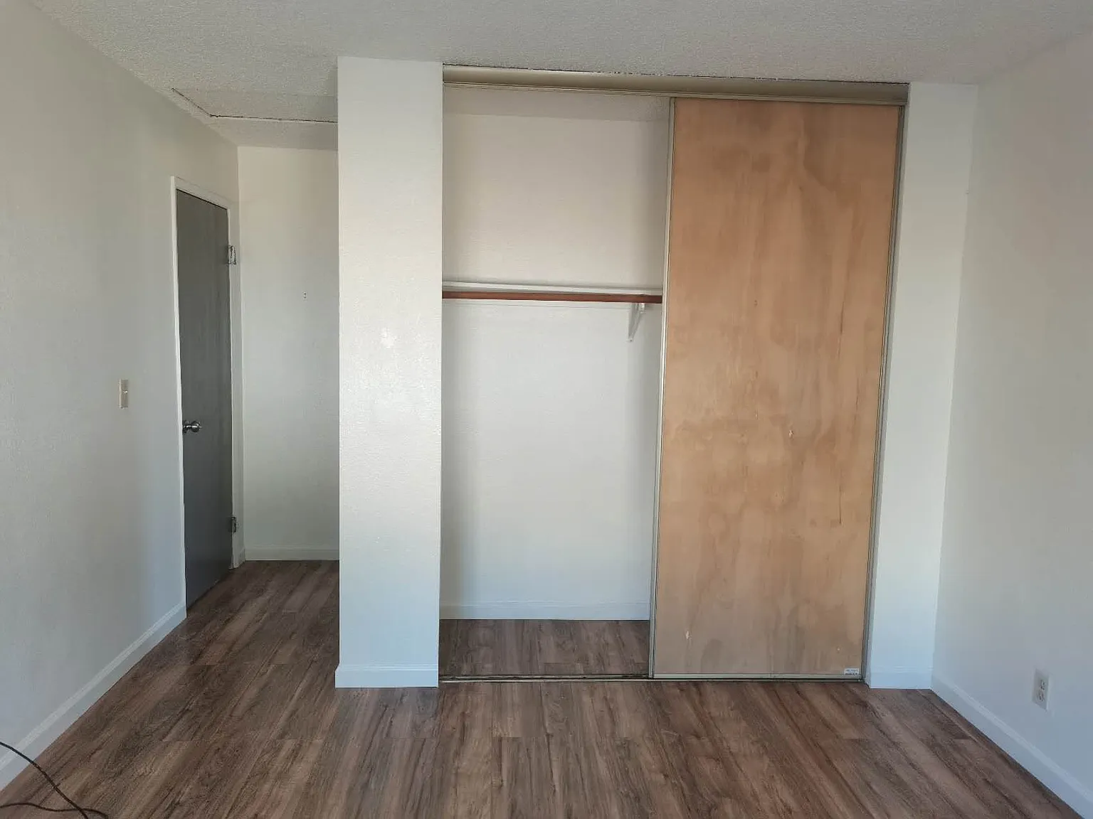 2 bed, 943 sqft, $1,700 — Photo 2