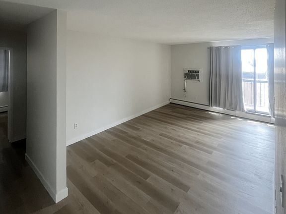 3rd image of 45 Kleisinger Cres