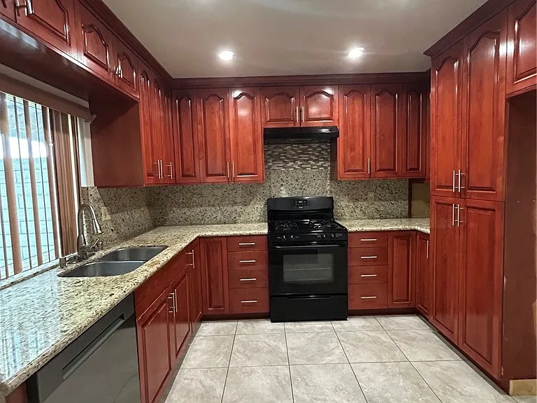 5249 Village Circle Dr — Photo 5