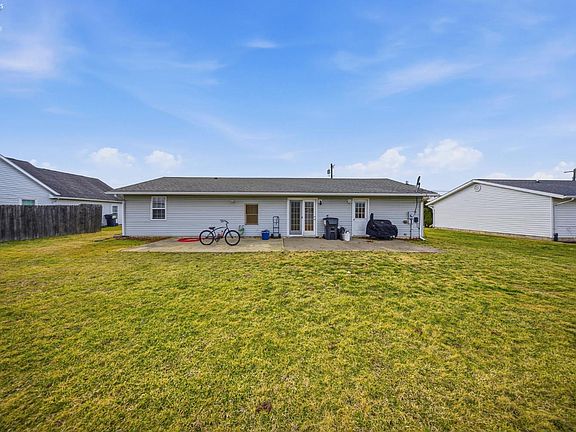 2nd image of 891 N Woodland Ave