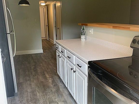 5th image of 320 Lakeview St APT 114