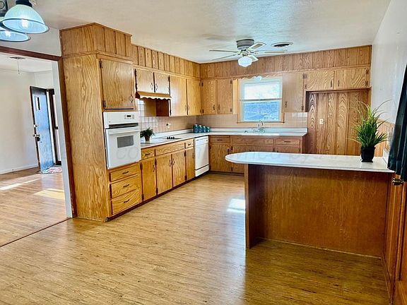 4th image of 337 Fairlane Ave
