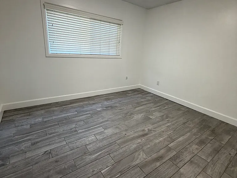 917 Georgia St — Photo 2