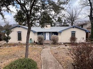 405 Ten Mile Dr, Desoto, TX 75115
