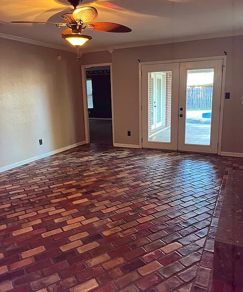 2407 Arlington Pl — Photo 10