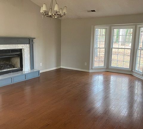2nd image of 941 Lauren Kay Ct