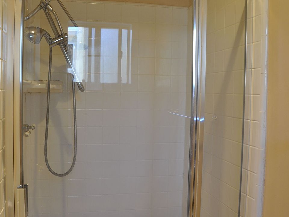 1st image of 5400 Lindley Ave Unit 207