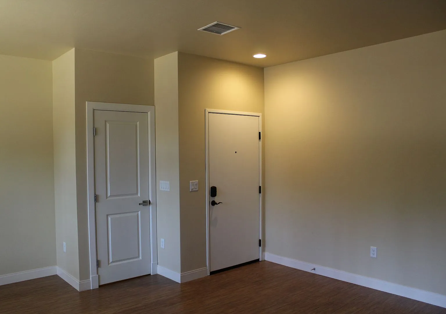A7 Furnished Unit at Bison Cove - 2 Bed / 2 Bath — Photo 1