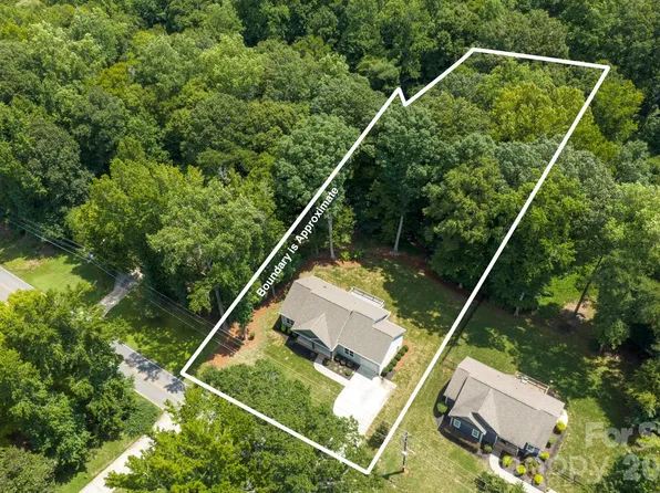 216 Paradise Dr, Belmont, NC 28012