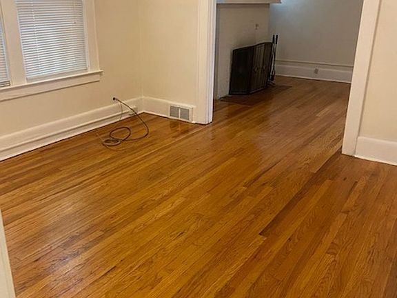 5th image of 1009-11 Euclid Ave #1009