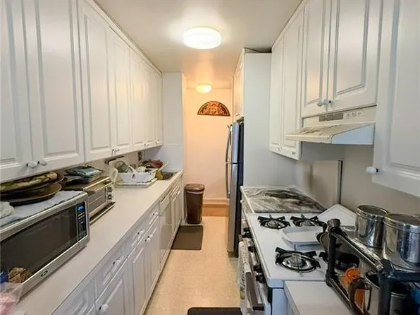 2650 Ocean Parkway image 12 of 24