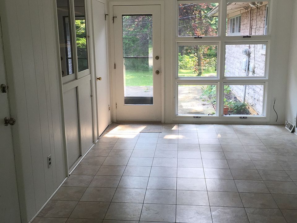 Mud room off garage
