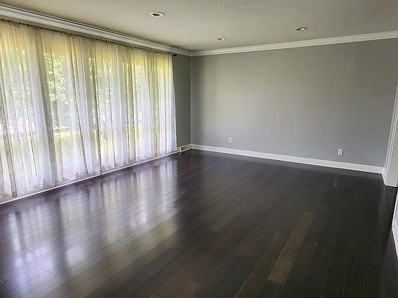 4th image of 872 Dorset Dr