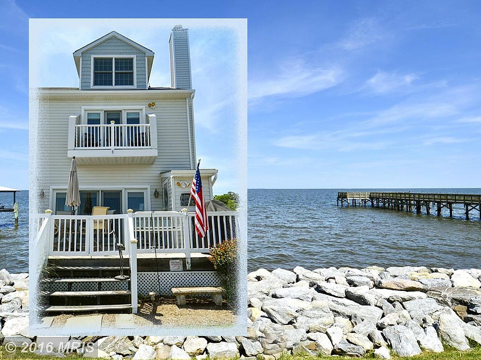Vacation or Year-Round Townhome Perched on the Bay