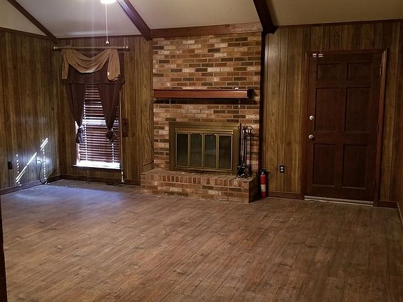 3rd image of 405 Cedarwood Dr