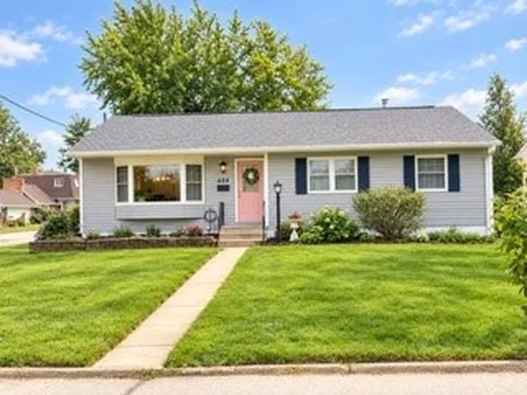 634 Grant Wood Dr SE, Cedar Rapids, IA 52403