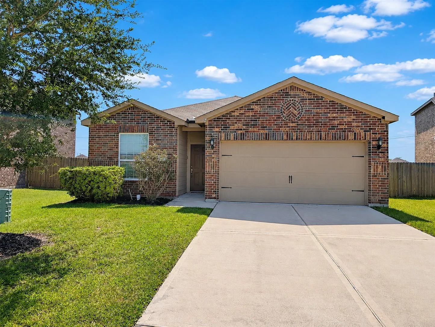3 bed, 2.0 bath, 1575 sqft, $2,500 — Photo 1