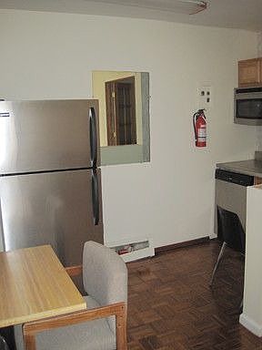 3rd image of 1490 Neil Ave APT B