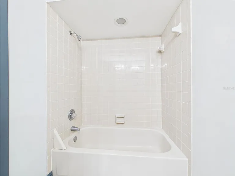 11239 Cedar Hollow Ln — Photo 37
