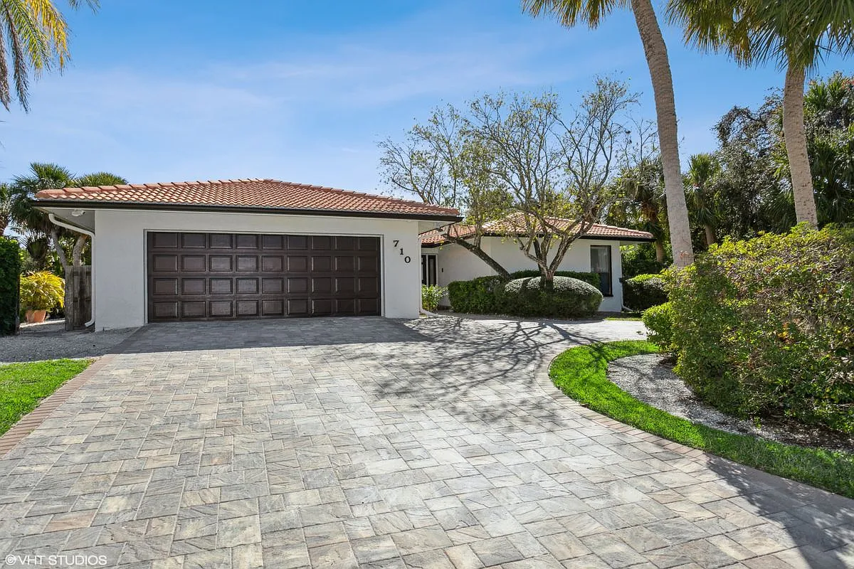 3 bed, 3.0 bath, 1963 sqft, $5,500 — Photo 1