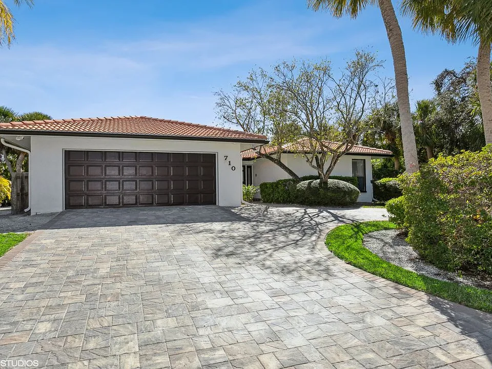 710 Treasure Boat Way