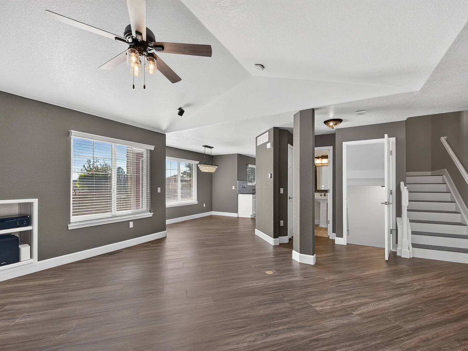 Beautifully Updated & Peaceful Townhome in S.E. Aurora | 2BD/2.5BA |$2650/mo | Available 10/01/2026 — Photo 2
