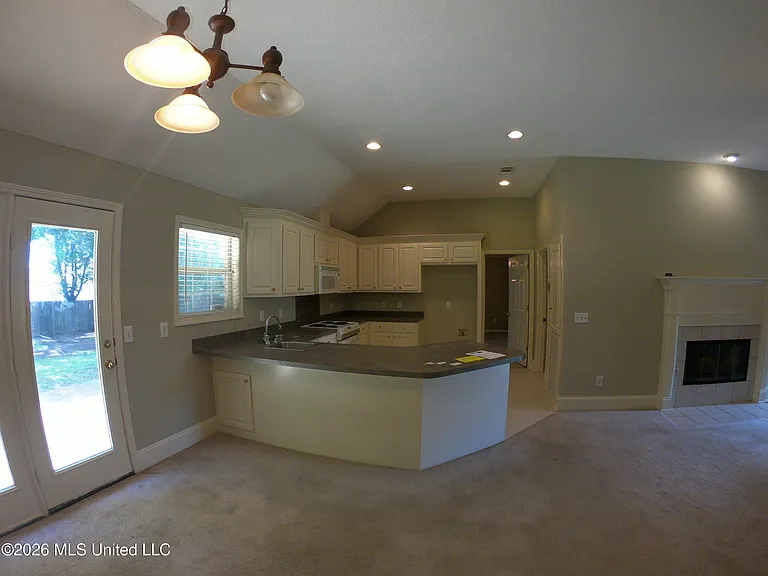 124 Hunters Row — Photo 20
