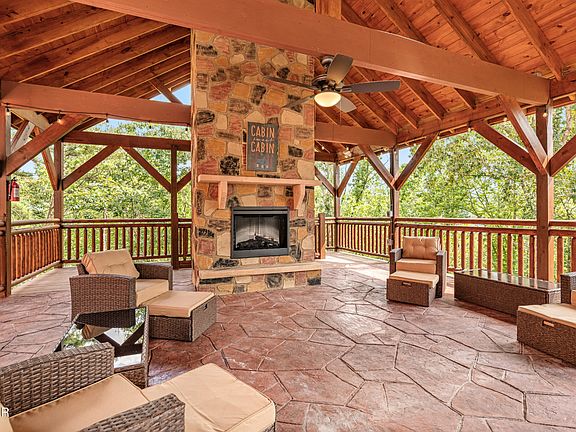 5th image of 2586 Rogers Way