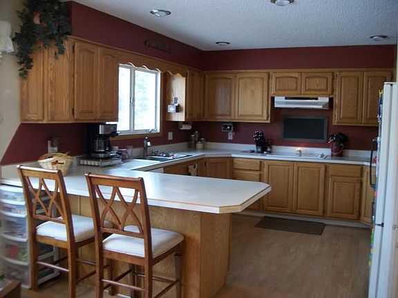 2nd image of 19 Spruce Dr