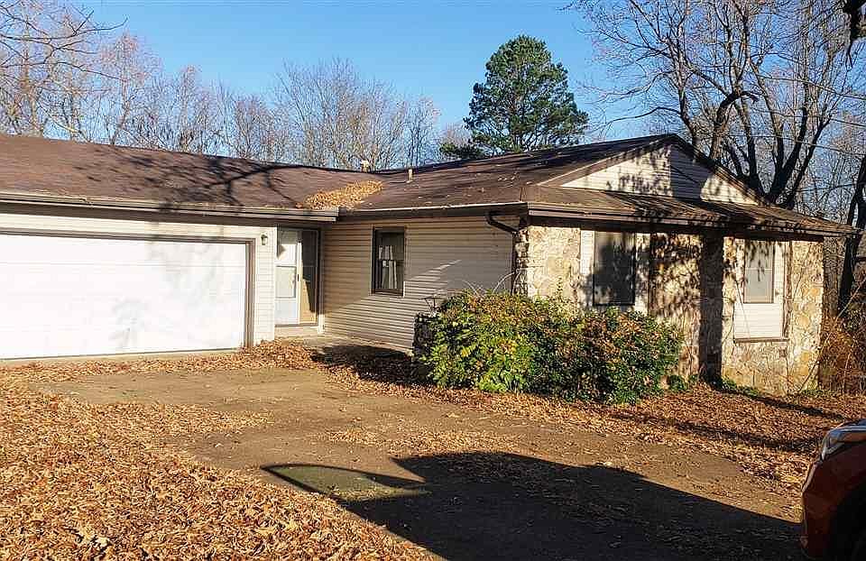 1st image of 19 Opalochee Dr