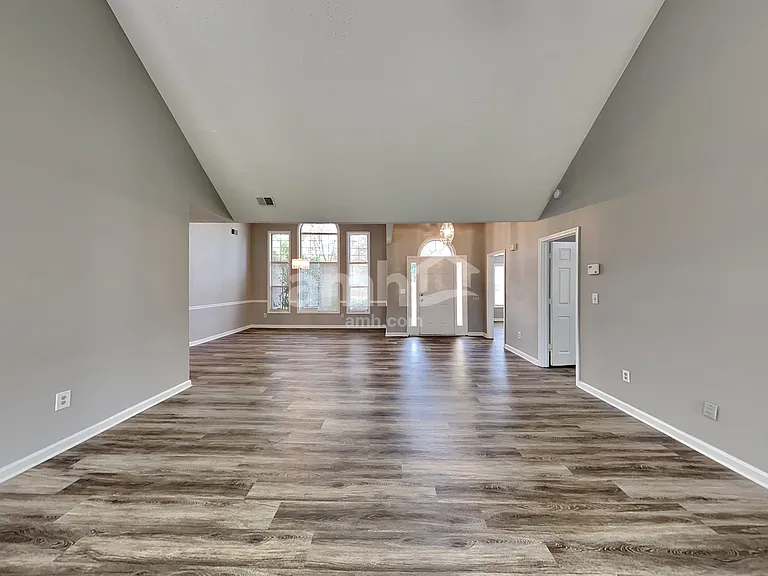 2025 Graybrook Dr — Photo 7