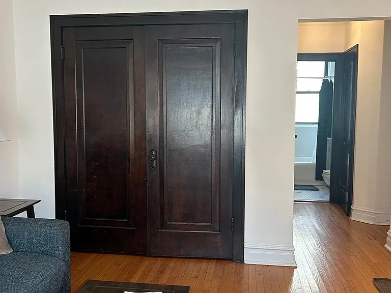 1915 W Larchmont Ave #3C — Photo 3