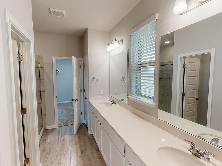 1708 Artesian Springs Xing — Photo 13