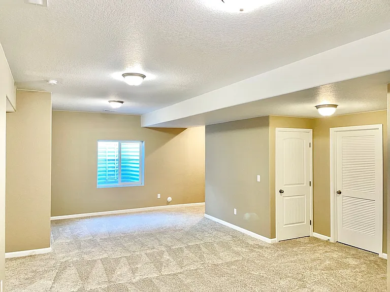 5758 Griffin Dr — Photo 40
