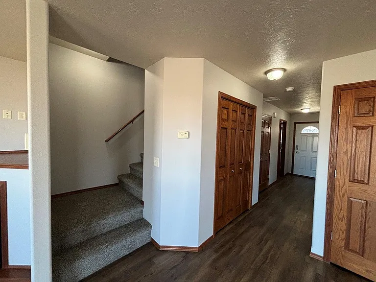 Ideal Twinhomes — Photo 28