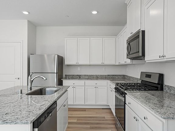 3rd image of 2230 Espana Lane