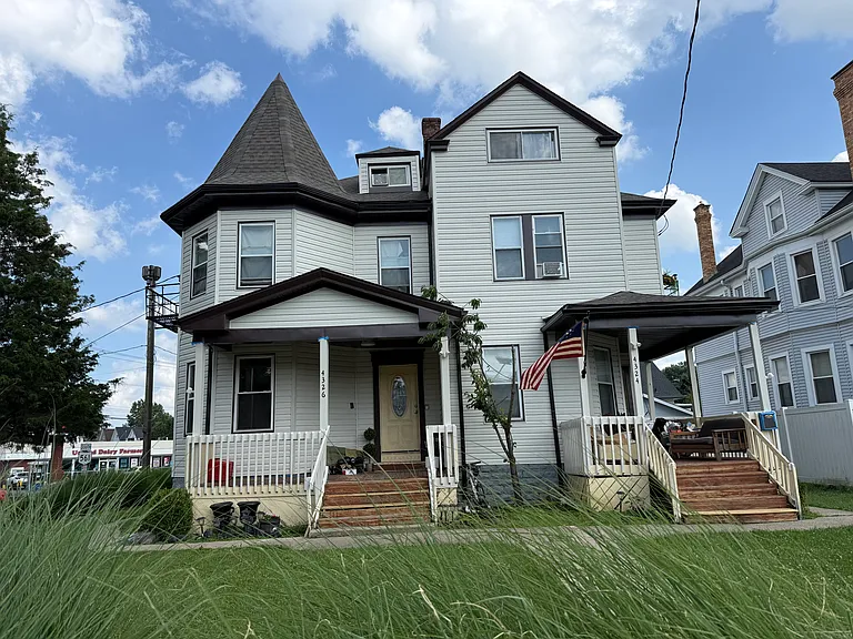 4326 Forest Ave — Photo 1